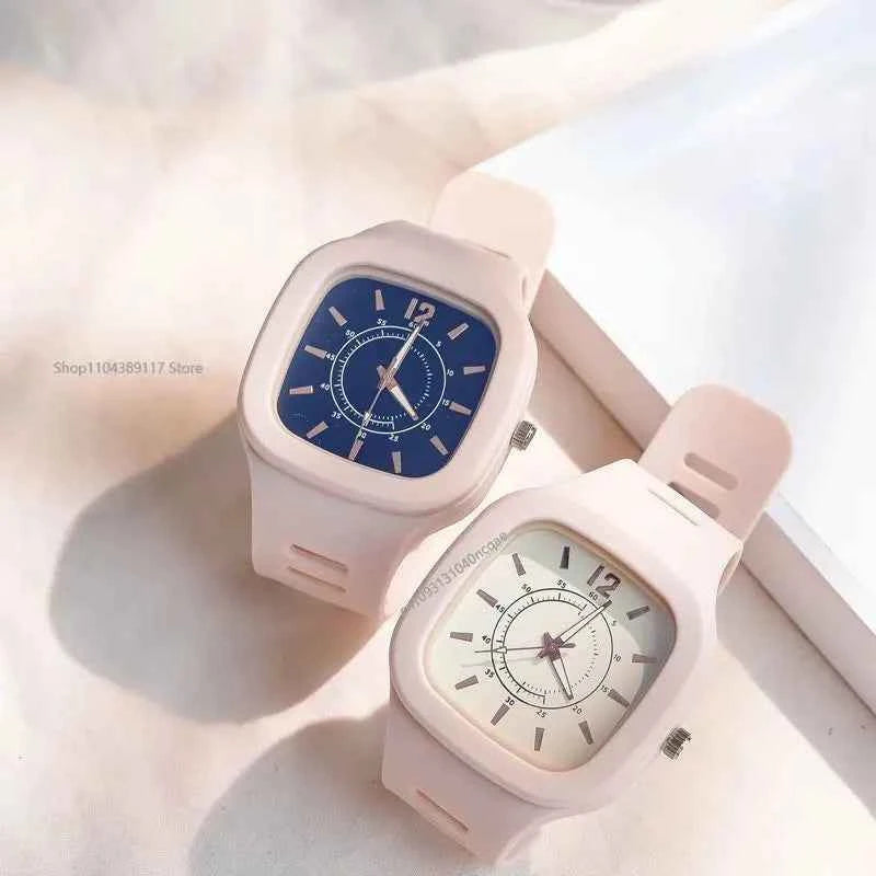 Fashion Women Watches Square Dial Pin Buckle Quartz Watch Women Luxury Ladies Electronic Wristwatches Silicone Female Clock Gift