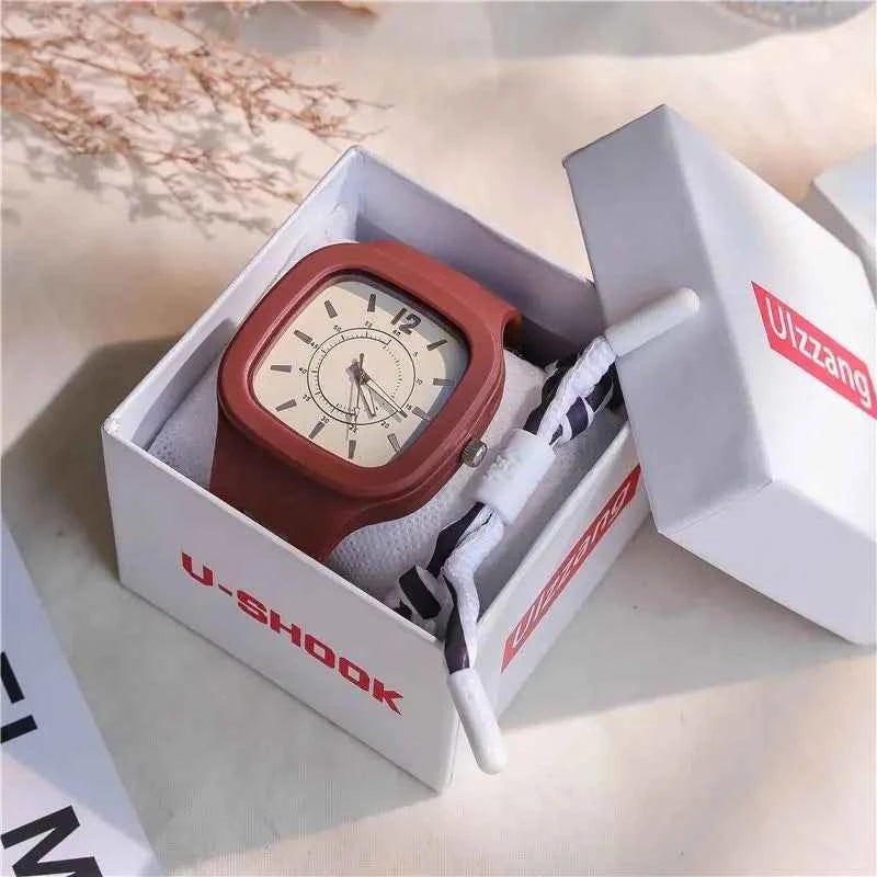 Fashion Women Watches Square Dial Pin Buckle Quartz Watch Women Luxury Ladies Electronic Wristwatches Silicone Female Clock Gift