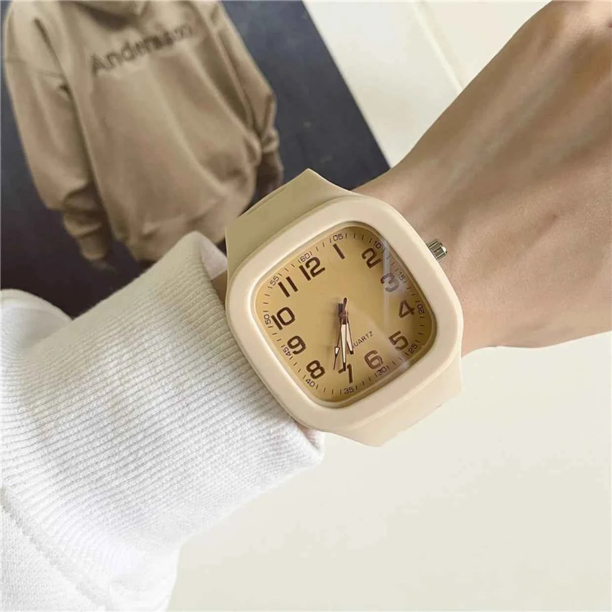 Fashion Women Watches Squartz Dial Watch Women Luxury Ladies Quartz Wristwatches Silicone Female Clock