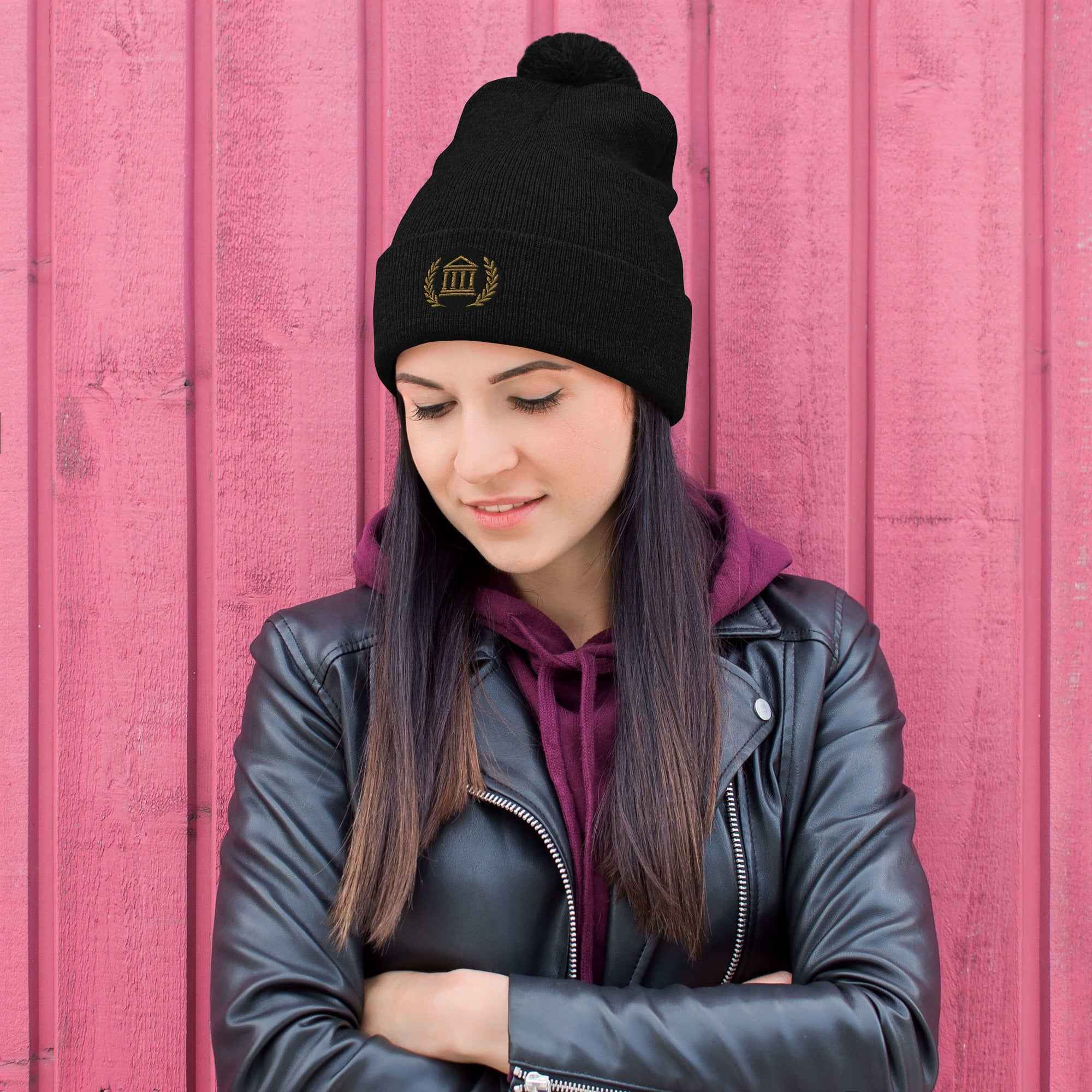 Bonnet à pompon marque Élégance-Empire-Agency.