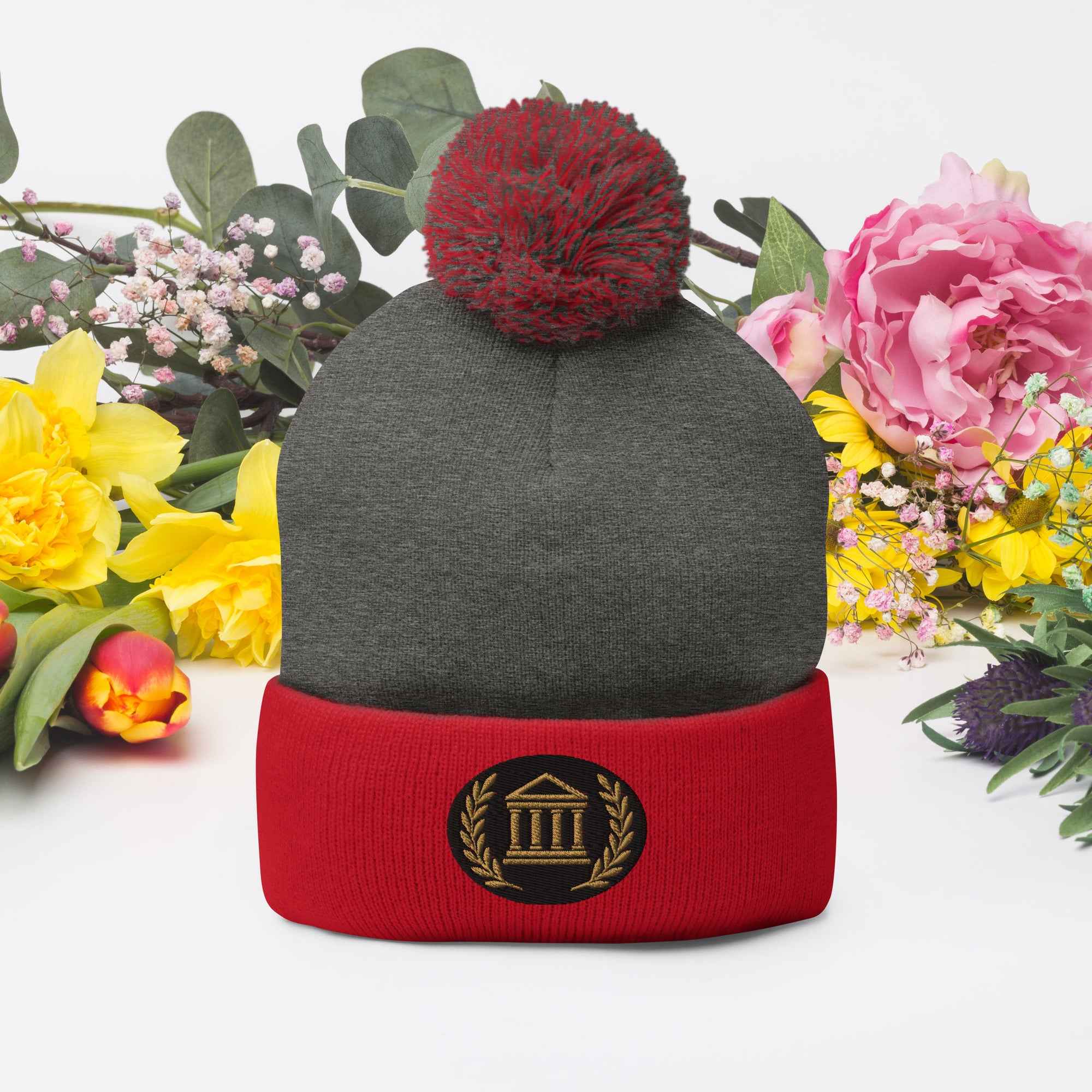 Bonnet à pompon marque Élégance-Empire-Agency.