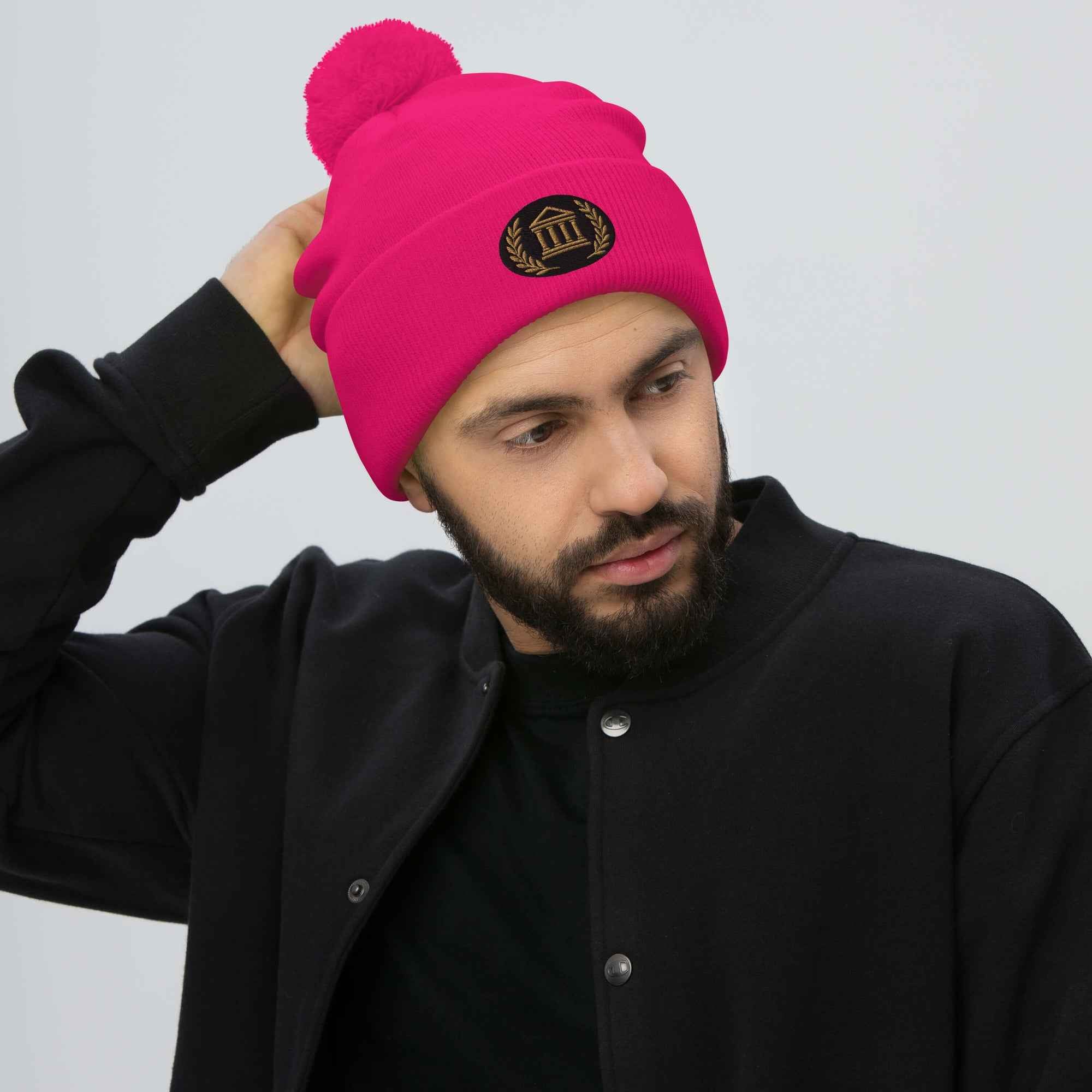 Bonnet à pompon marque Élégance-Empire-Agency.