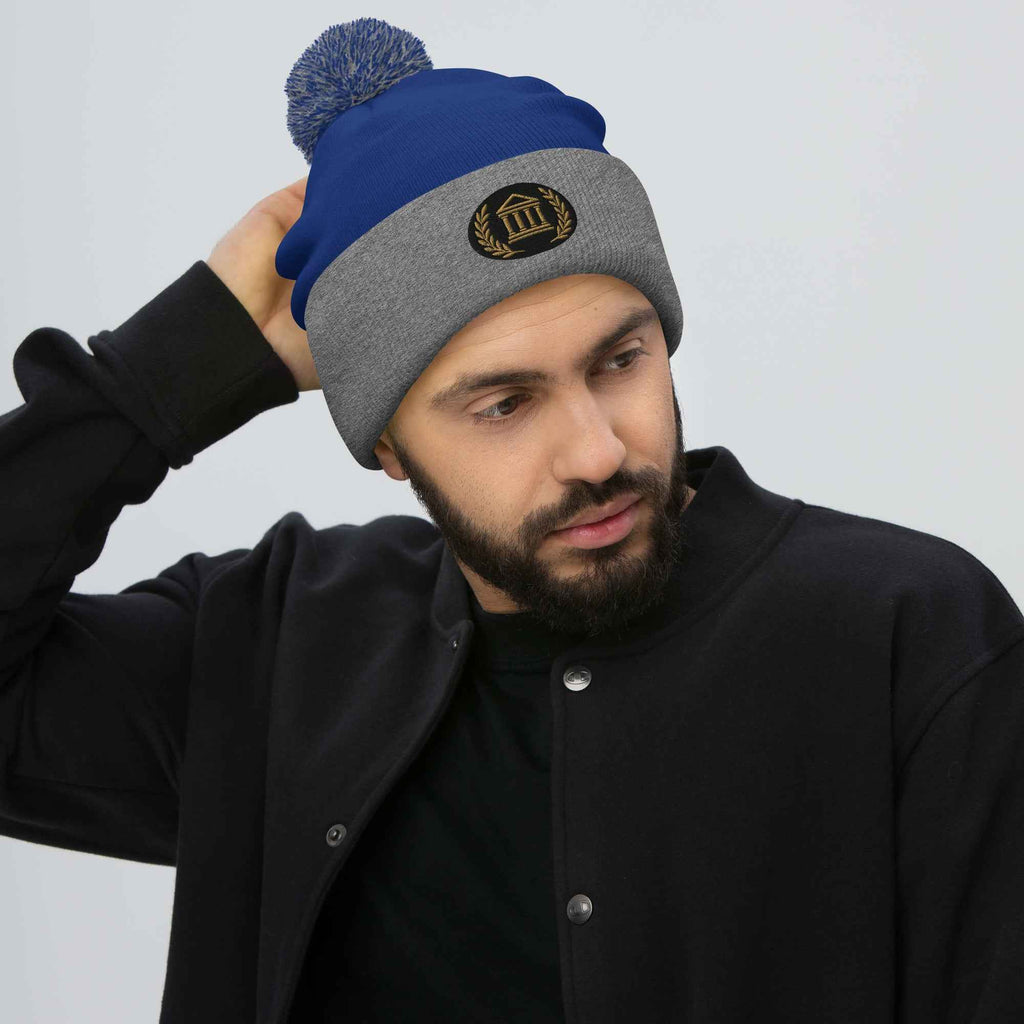 Bonnet à pompon marque Élégance-Empire-Agency.